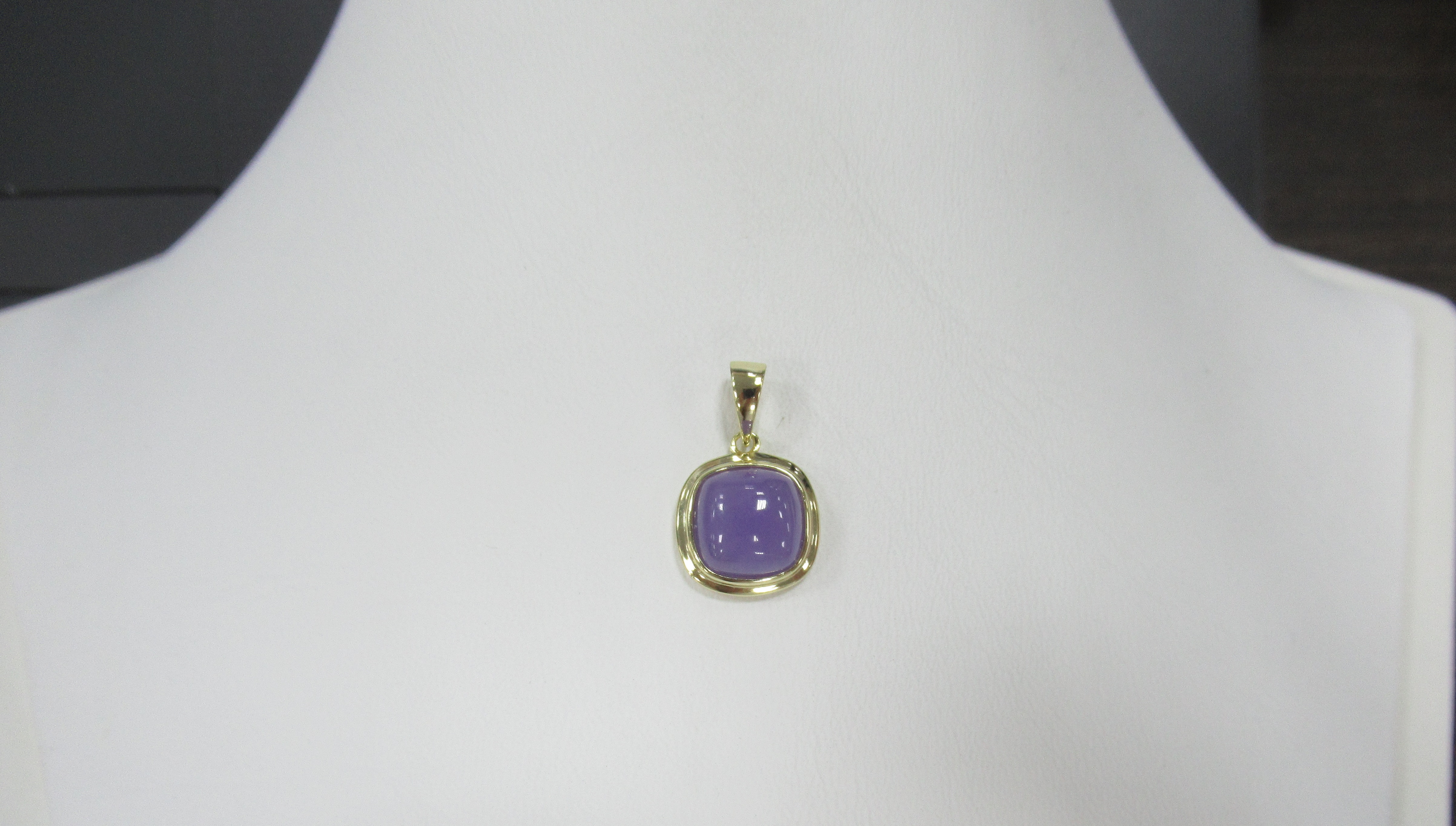 Серебряная подвеска с лавандовым жадеитом